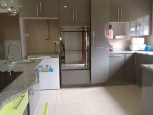 5 Bedroom House to Rent in Arlington