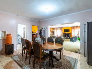 3 Bedroom House to Rent in Hatfield