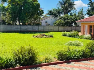 6 Bedroom House to Rent in Borrowdale West