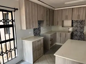 3 Bedroom House to Rent in Rockview