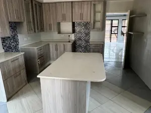 3 Bedroom House to Rent in Rockview