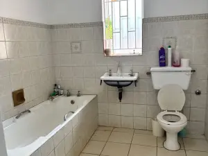 4 Bedroom House to Rent in Vainona