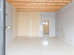 Retail/Shop to Rent in Greendale