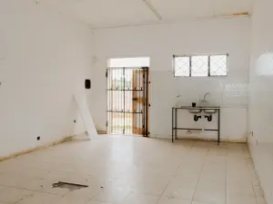 Retail/Shop to Rent in Greendale