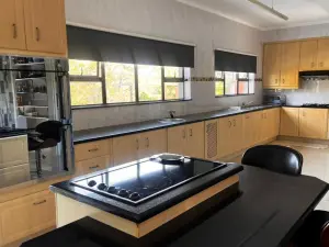 6 Bedroom House to Rent in Glen Lorne