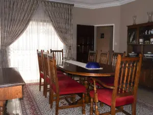 6 Bedroom House to Rent in Glen Lorne