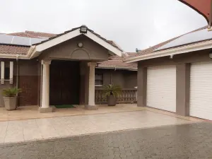 6 Bedroom House to Rent in Glen Lorne
