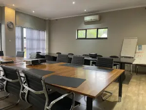 Office to Rent in Avondale