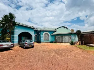 6 Bedroom House to Rent in Mandara