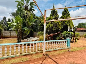 6 Bedroom House to Rent in Mandara