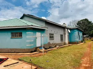 6 Bedroom House to Rent in Mandara