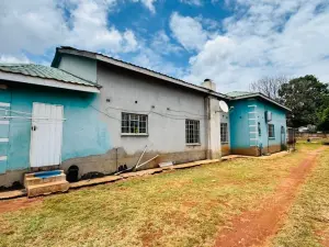 6 Bedroom House to Rent in Mandara