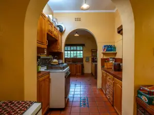 5 Bedroom House to Rent in Avondale