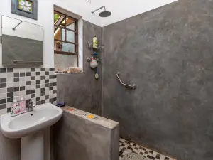 5 Bedroom House to Rent in Avondale