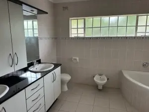 6 Bedroom House to Rent in Highlands