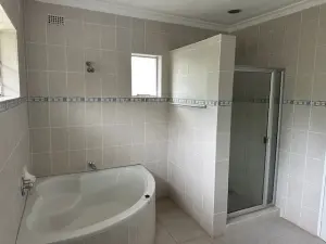 6 Bedroom House to Rent in Highlands