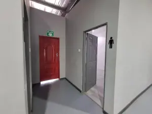 Retail/Shop to Rent in Hogerty Hill