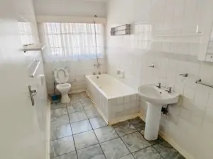 3 Bedroom House to Rent in Westgate