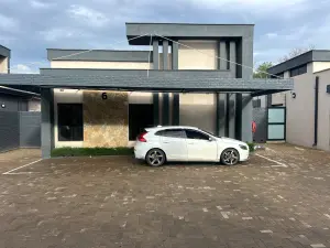 Townhouse/Cluster to Rent in Mount Pleasant