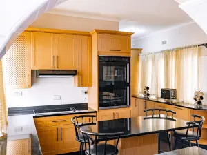 5 Bedroom House to Rent in Glen Lorne