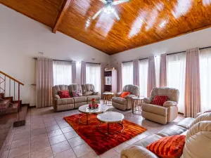 5 Bedroom House to Rent in Glen Lorne