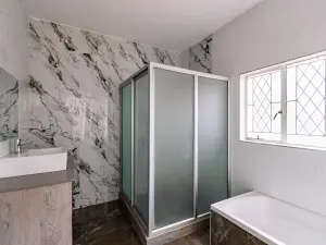 5 Bedroom House to Rent in Glen Lorne