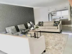 Townhouse/Cluster to Rent in Mount Pleasant