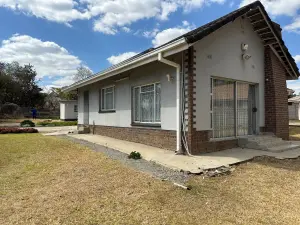 3 Bedroom House to Rent in Greendale