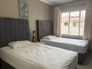 3 Bedroom House to Rent in Greendale