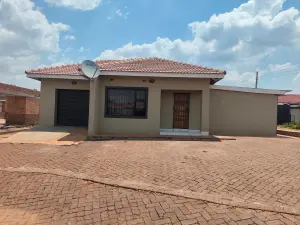 Townhouse/Cluster to Rent in Hogerty Hill