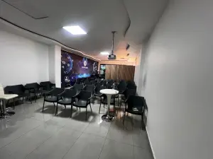 Office to Rent in Newlands