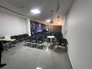 Office to Rent in Newlands