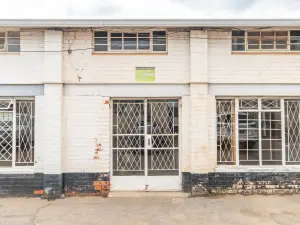 Retail/Shop to Rent in Newlands