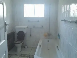 5 Bedroom House to Rent in Milton Park