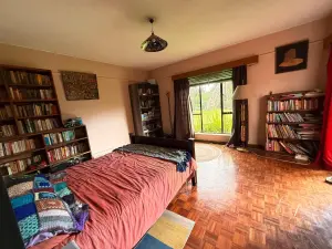 5 Bedroom House to Rent in Avondale