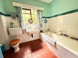 5 Bedroom House to Rent in Avondale