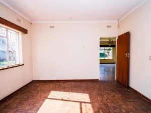 Office to Rent in Borrowdale