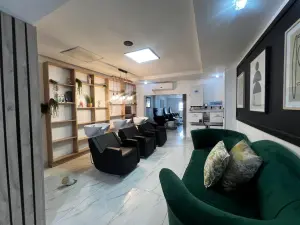 Other Commercial to Rent in Newlands