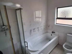 Townhouse/Cluster to Rent in Greendale