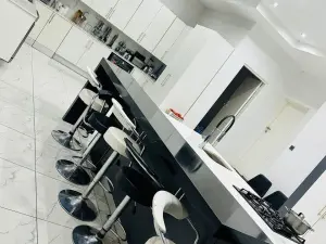 6 Bedroom House to Rent in Gletwin Park