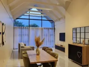 Townhouse/Cluster to Rent in Bluff Hill