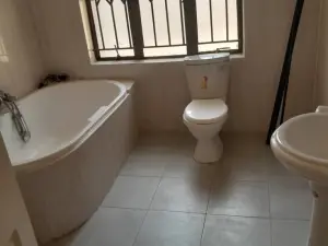 Townhouse/Cluster to Rent in Sandton Park