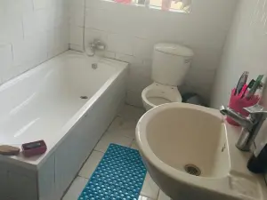 Townhouse/Cluster to Rent in Sandton Park