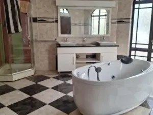 4 Bedroom House to Rent in Ballantyne Park