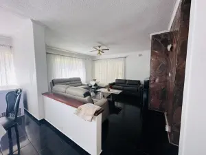 4 Bedroom House to Rent in Hillside