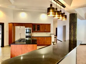 4 Bedroom House to Rent in Ballantyne Park