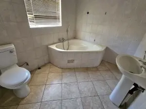 Townhouse/Cluster to Rent in Waterfalls