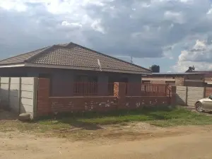 3 Bedroom House to Rent in Madokero Estates