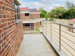 Flat/Apartment to Rent in Monavale