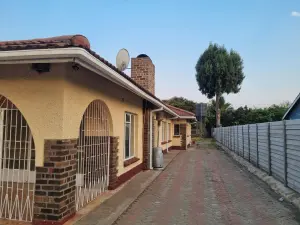 5 Bedroom House to Rent in Marlborough